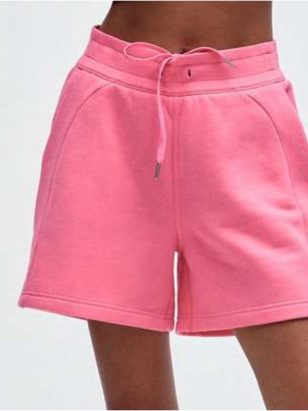 Lululemon Scuba High-Rise Short 5"
Sakura Pink